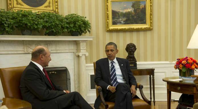 Ce a facut Basescu la Casa Alba: a citit transcriptul emisiunilor de la Antena 3