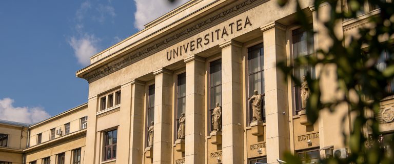 cele-mai-neobisnuite-titluri-universitare.jpg
