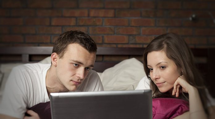 Pro si contra vizionarii de filme porno cu partenerul