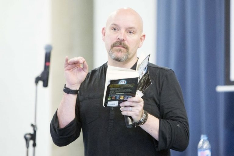 Alex Scarrow