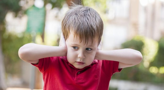 Cum recunosti autismul la copii: semne si simptome