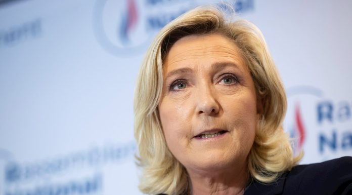 Abtinerea in masa consolideaza bipartidismul in regiunile franceze