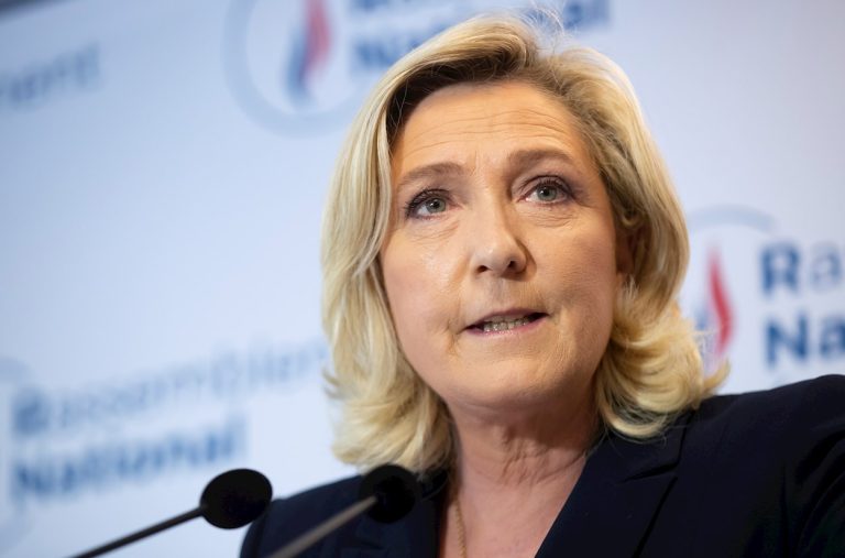 abtinerea-in-masa-consolideaza-bipartidismul-in-regiunile-franceze.jpg