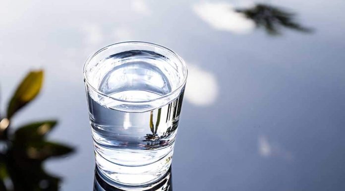 Cum se face si care sunt beneficiile apei alcaline?