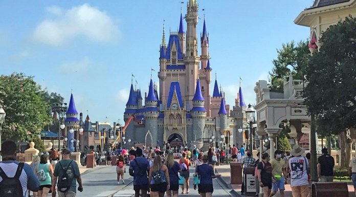 Disney World se redeschide in ciuda focarului de coronavirus din Florida