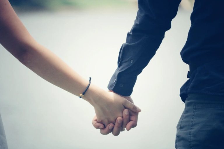 Metode-eficiente-pentru-a-imbunatati-relatia-de-cuplu-matrimoniale.jpg