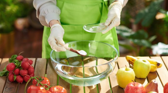 Cele mai bune metode de a elimina pesticidele din fructe si legume
