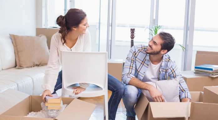 Te gandesti sa te muti impreuna cu partenerul tau? Descopera ce impact poate avea asupra relatiei tale