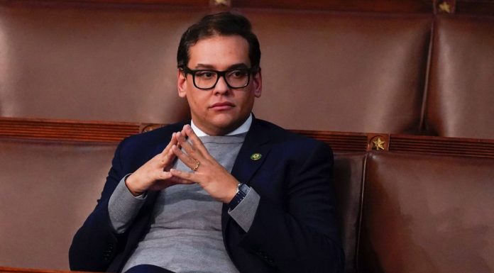 Care este viitorul lui George Santos dupa acuzatiile de frauda?