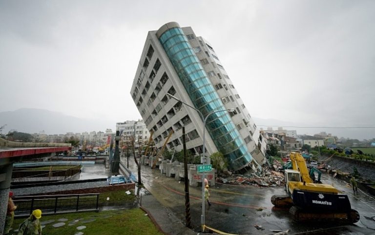 cutremur-din-taiwan-noua-morti-si-900-de-raniti-in-urma-prabusirii-cladirilor.jpg