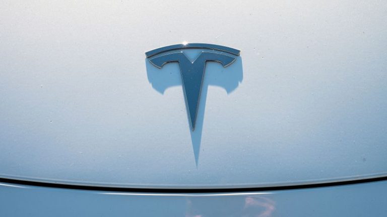 elon-musk-anunta-ca-tesla-va-dezvalui-un-robotaxi-pe-8-august.jpg