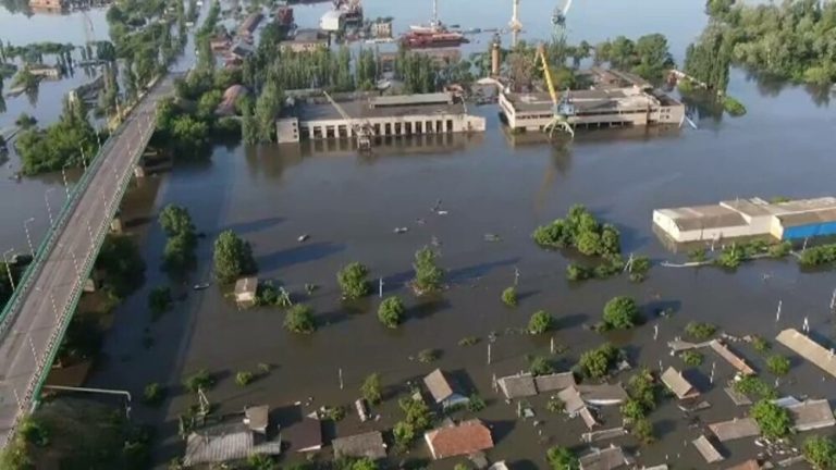inundatiile-in-rusia-afecteaza-doua-orase-si-mii-sunt-evacuati-dupa-ruperea-barajului.jpg