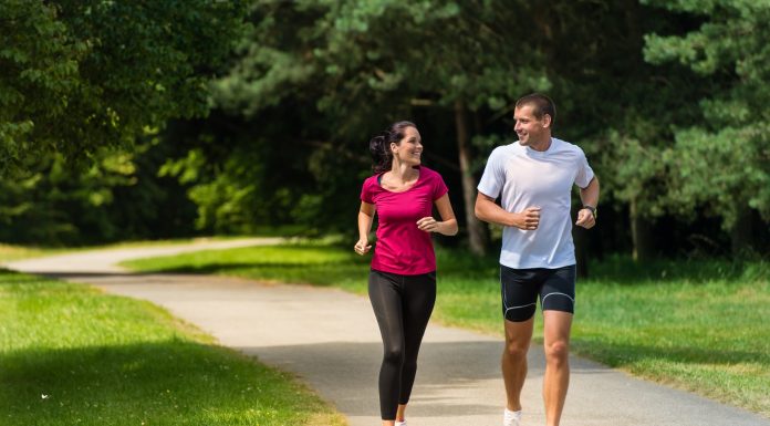 Jogging Vs Mersul pe jos: Care este mai bun pentru pierderea in greutate?