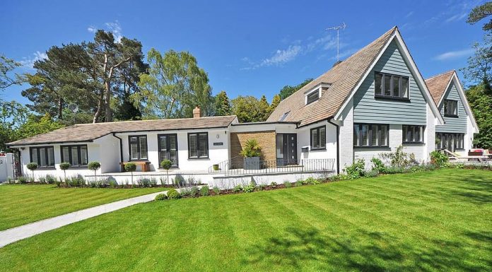 Cand sunt cele mai solicitate transmisiile pentru masinile de tuns gazonul si ce masuri poti lua?